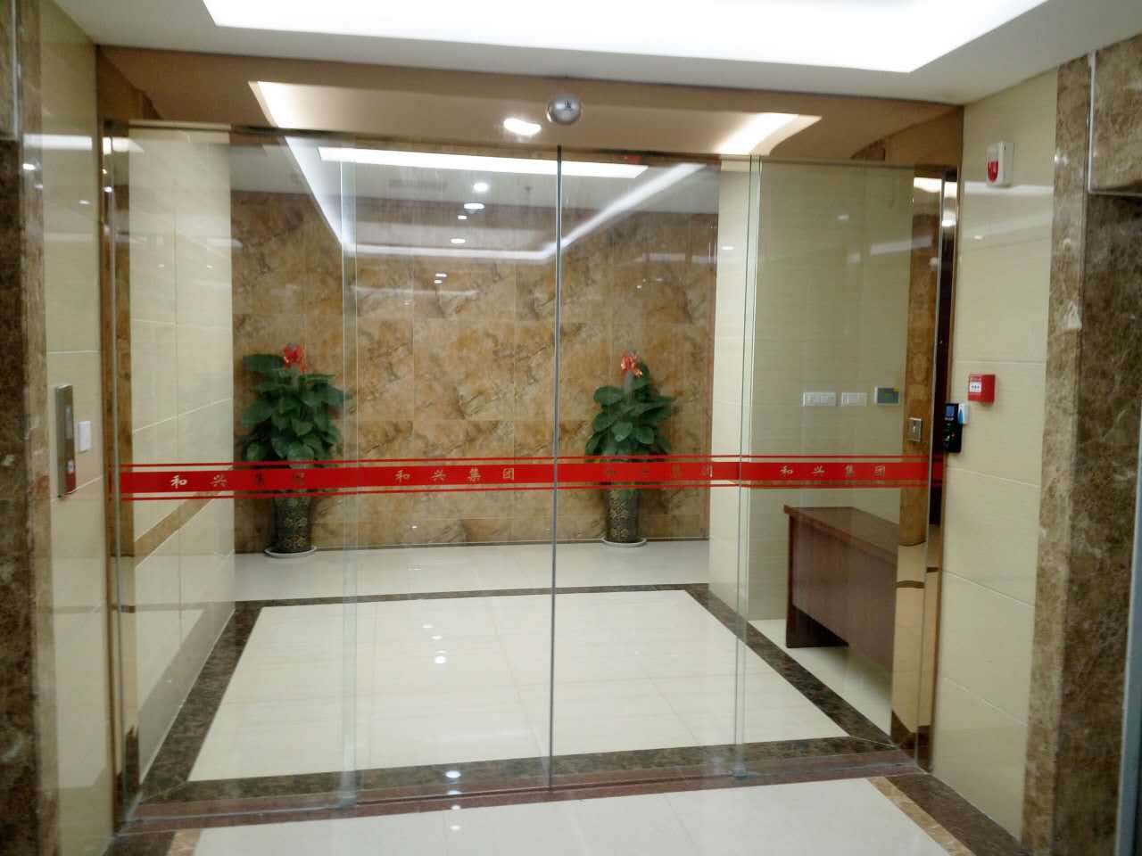 玻璃自動(dòng)感應(yīng)門